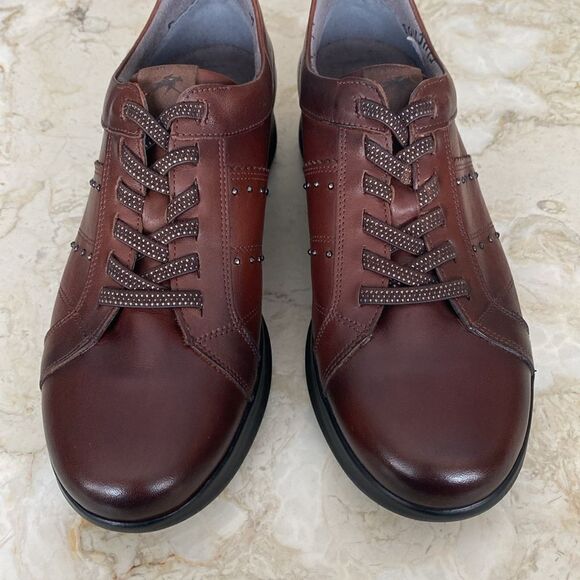 Fluchos Leather Ultra Lightweight Walking Shoes - Picture 9 of 16